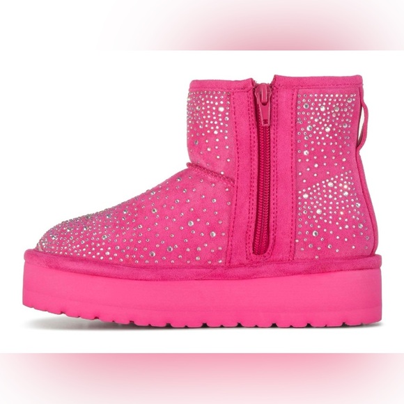 NEW Kids' Mease Platform Boot Little/Big Kid
Madden Girl. Size 4 - Picture 3 of 11